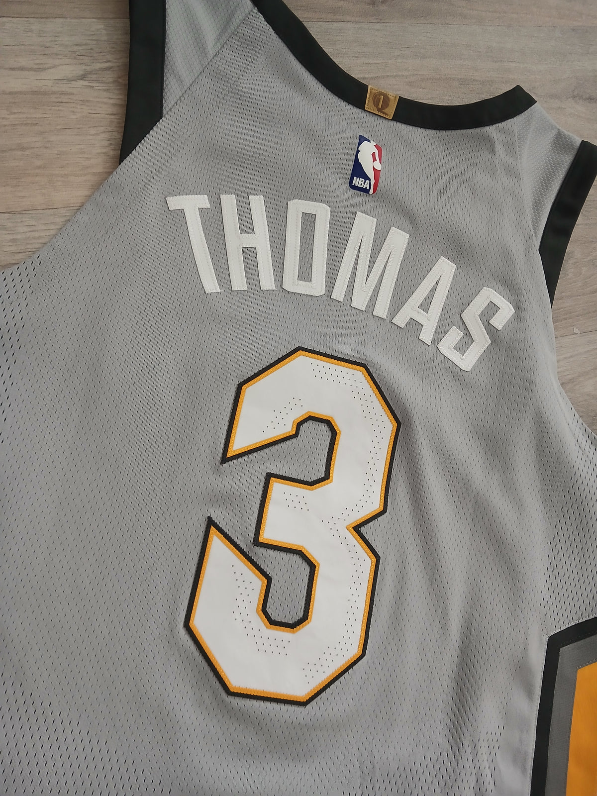 Isaiah Thomas Authentic Cleveland Cavaliers Jersey Size Medium