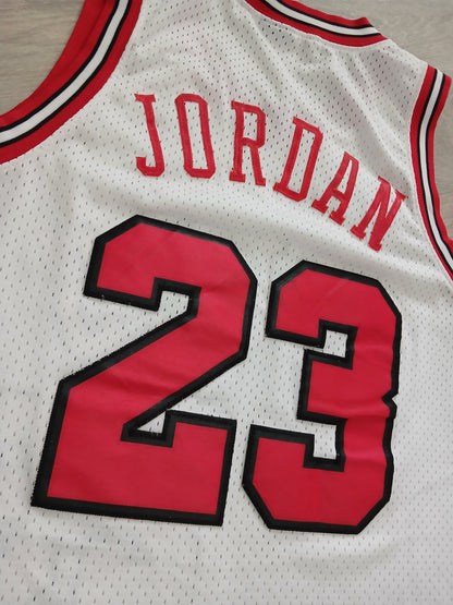 Michael Jordan Chicago Bulls Jersey Size Medium