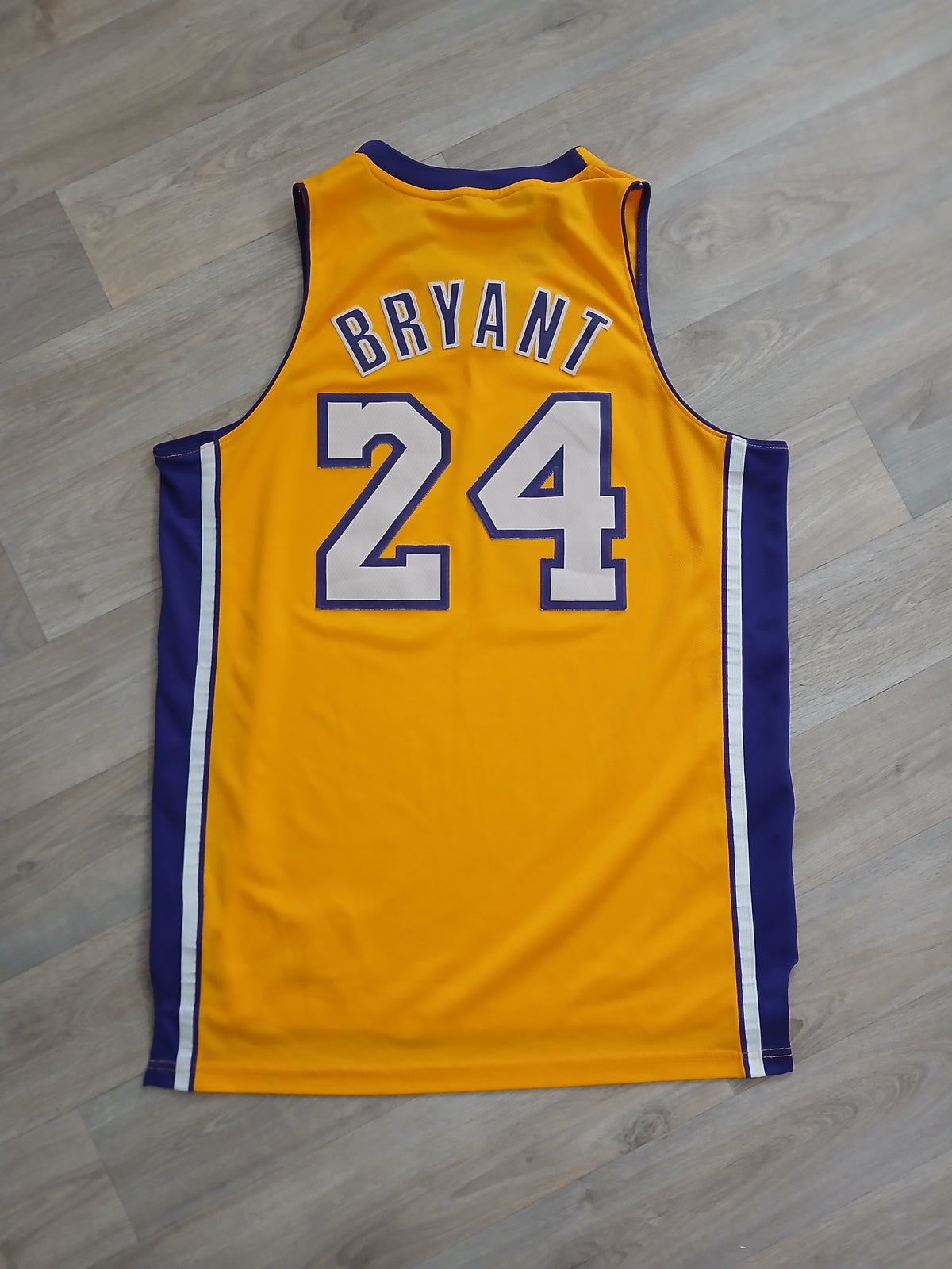 Kobe Bryant Los Angeles Lakers Jersey Size Medium