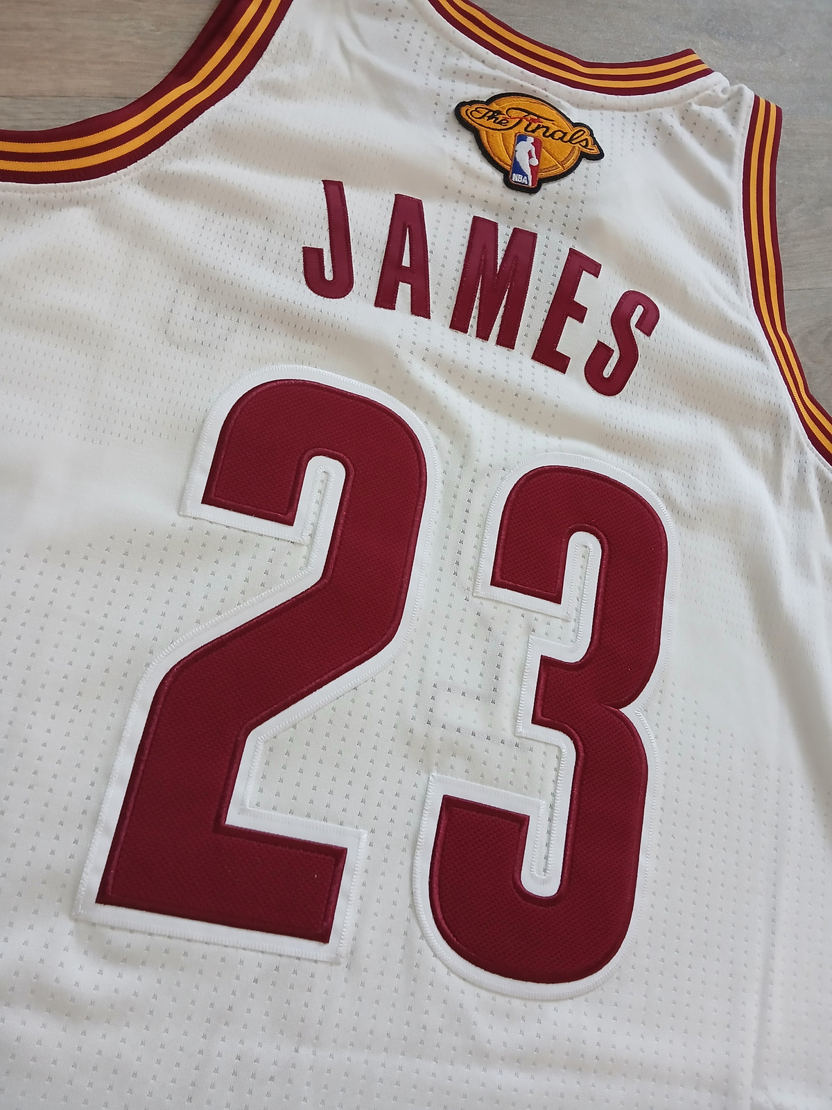 LeBron James Authentic Cleveland Cavaliers Jersey Size Large