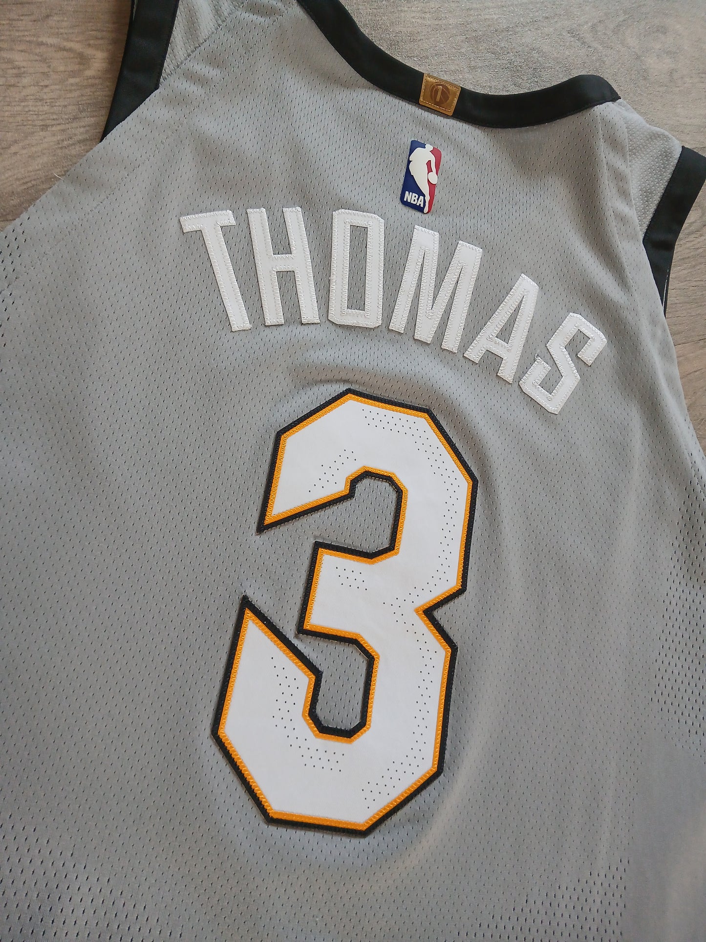 Isaiah Thomas Authentic Cleveland Cavaliers Jersey Size XL