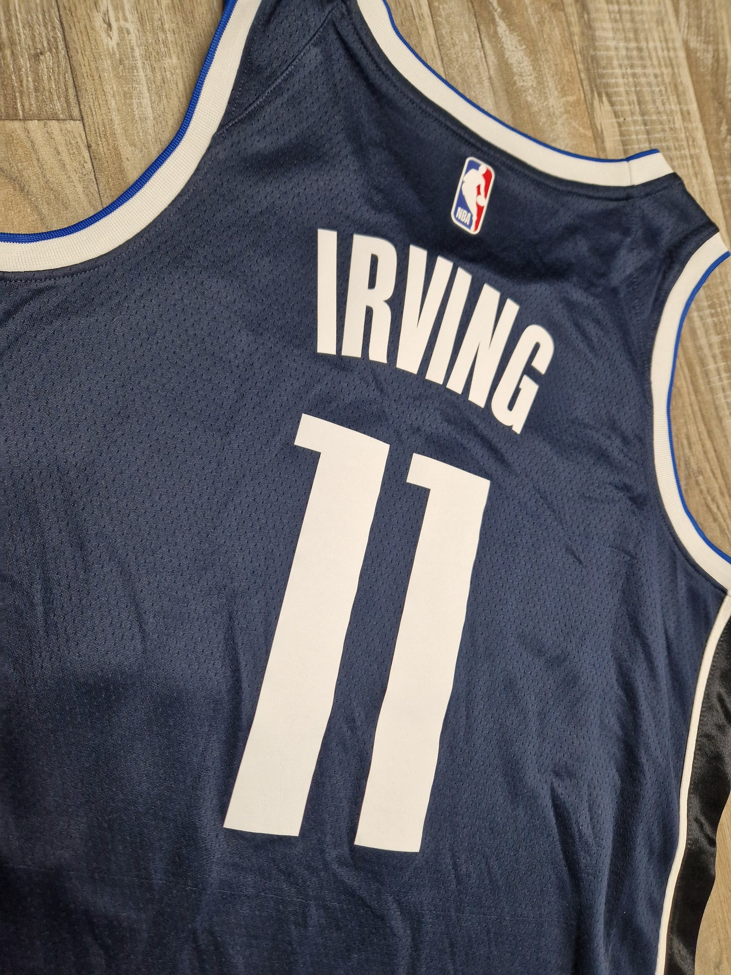 Kyrie Irving Dallas Mavericks Jersey Size Medium