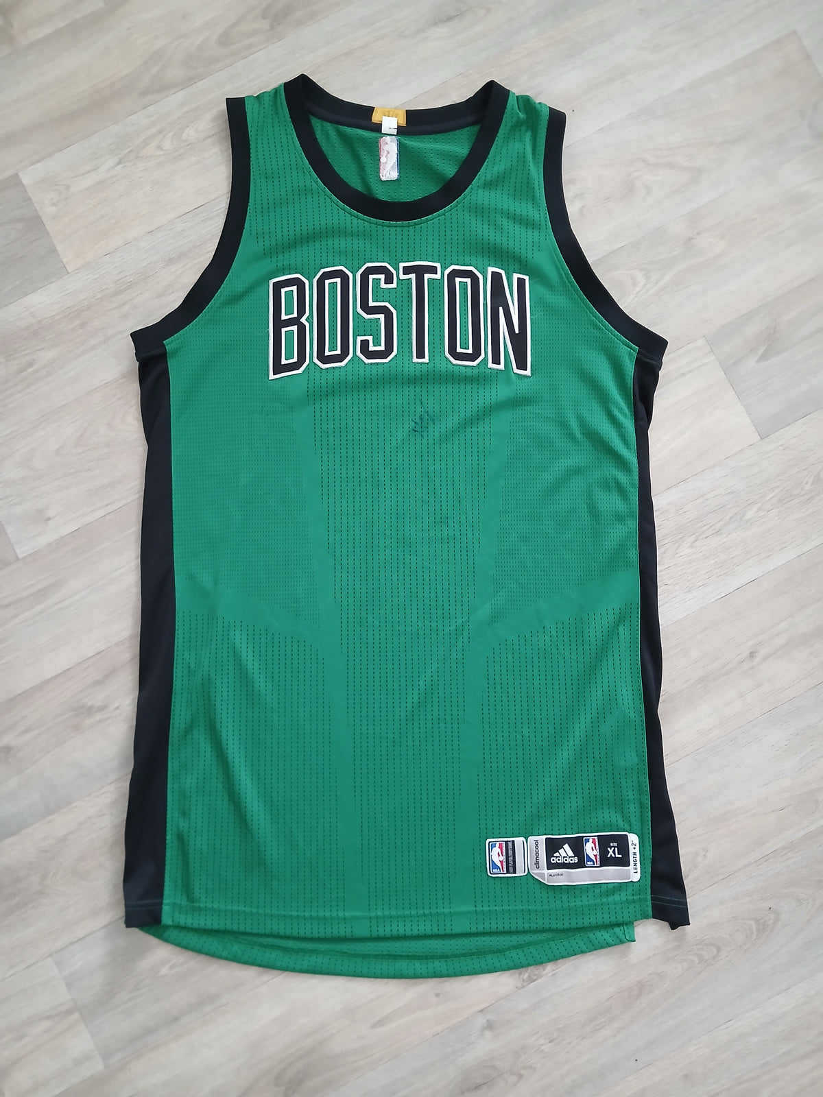 Blank Game Issued Authentic Boston Celtics Jersey Size XL