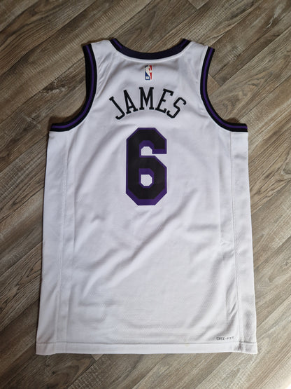 LeBron James Los Angeles Lakers Jersey Size Medium