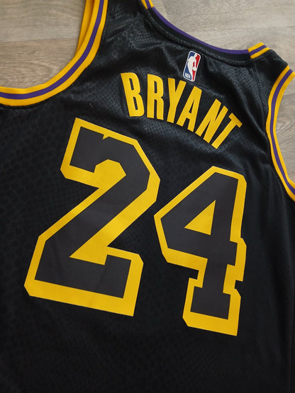Kobe Bryant Los Angeles Lakers Jersey Size Medium