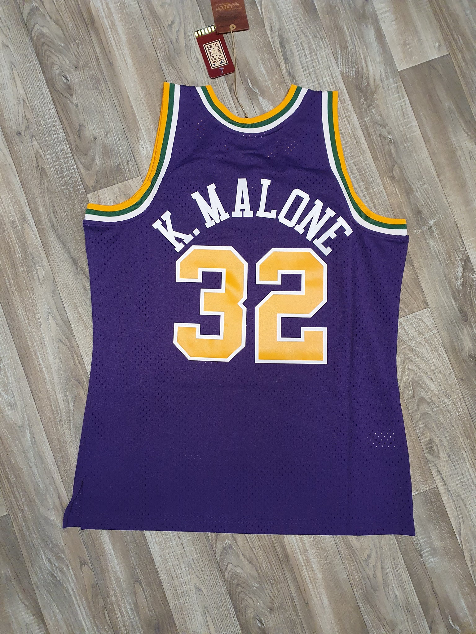 Mitchell & Ness Swingman Utah Jazz Road 1991-92 Karl Malone Jersey, Purple