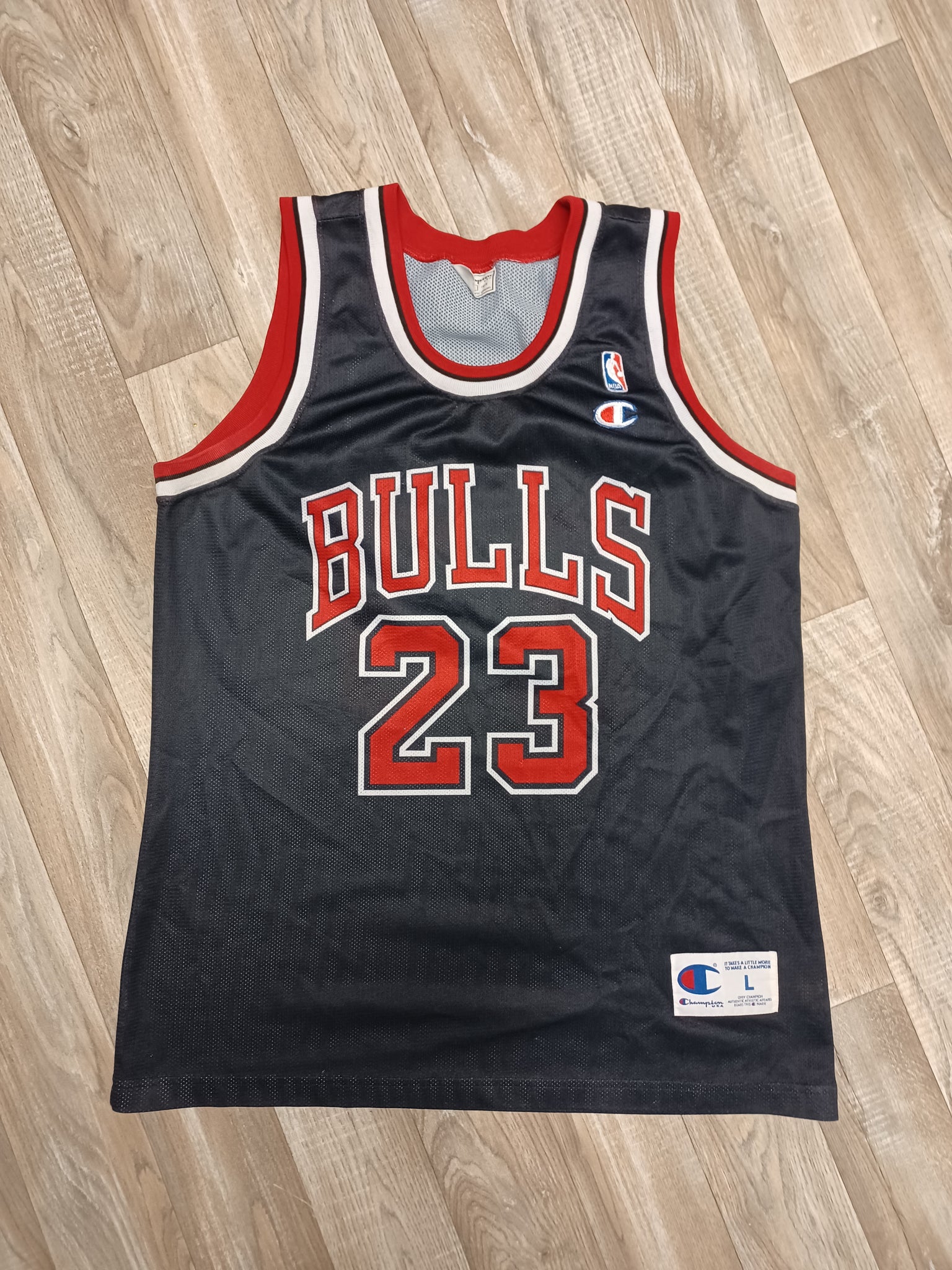🏀 Michael Jordan Chicago Bulls Jersey Size Large – The Throwback