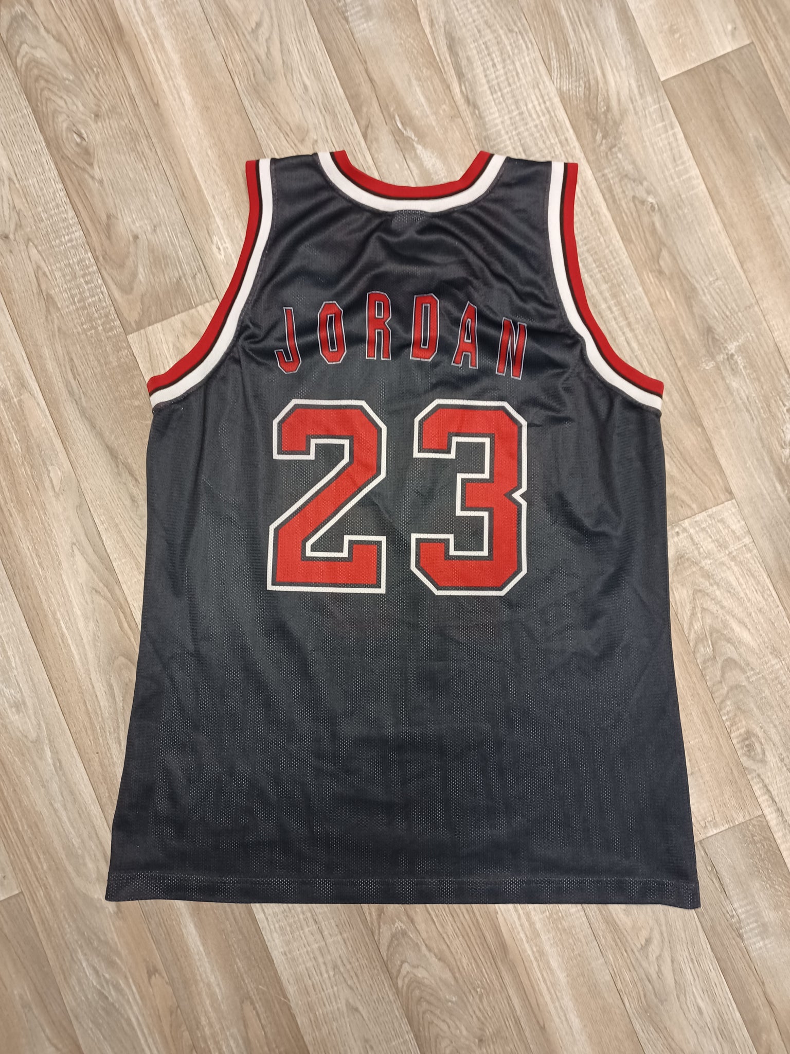 Chicago bulls best sale jersey black uk