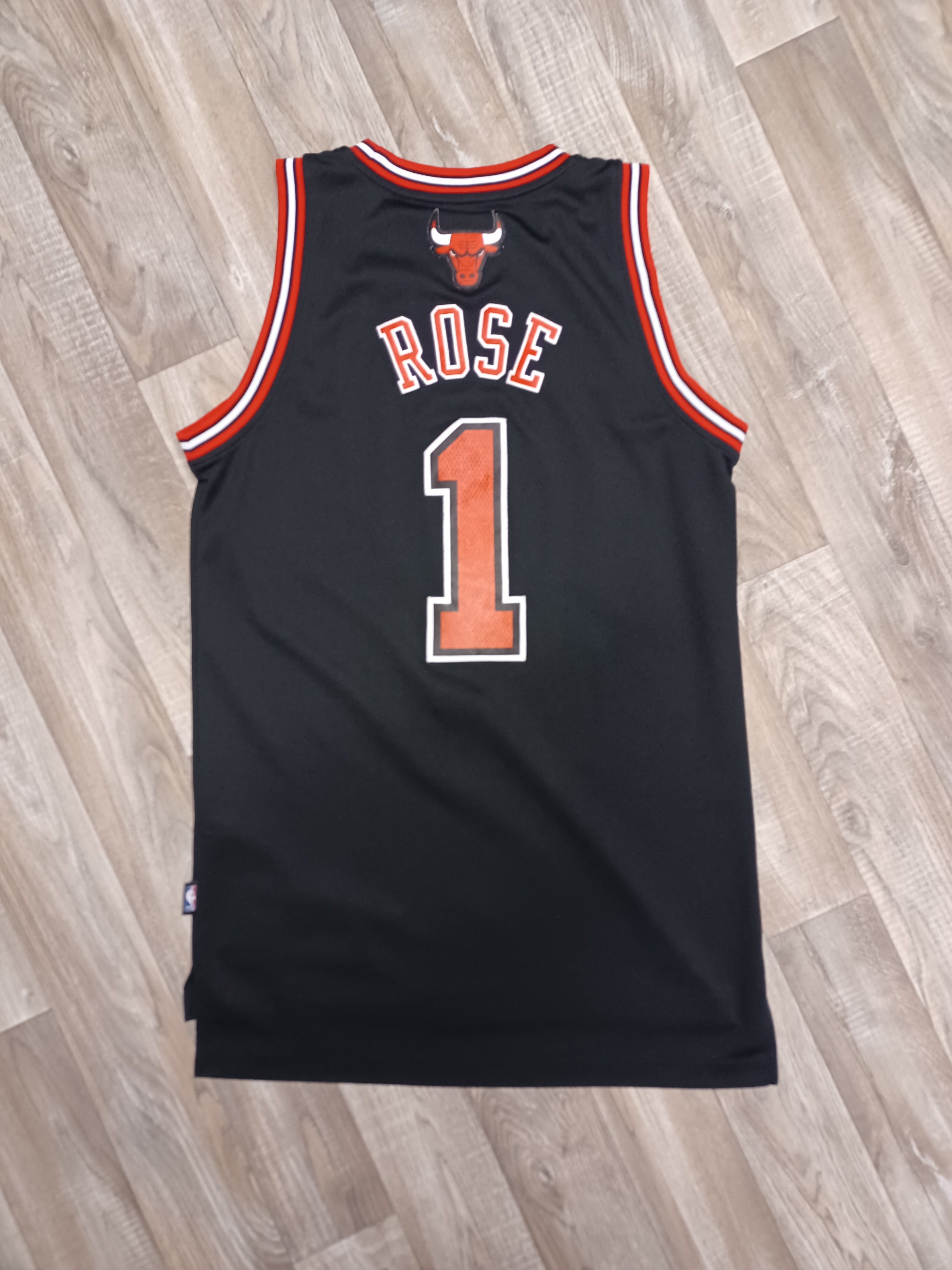 Derrick Rose Chicago Bulls Jersey Size Small The Throwback Store