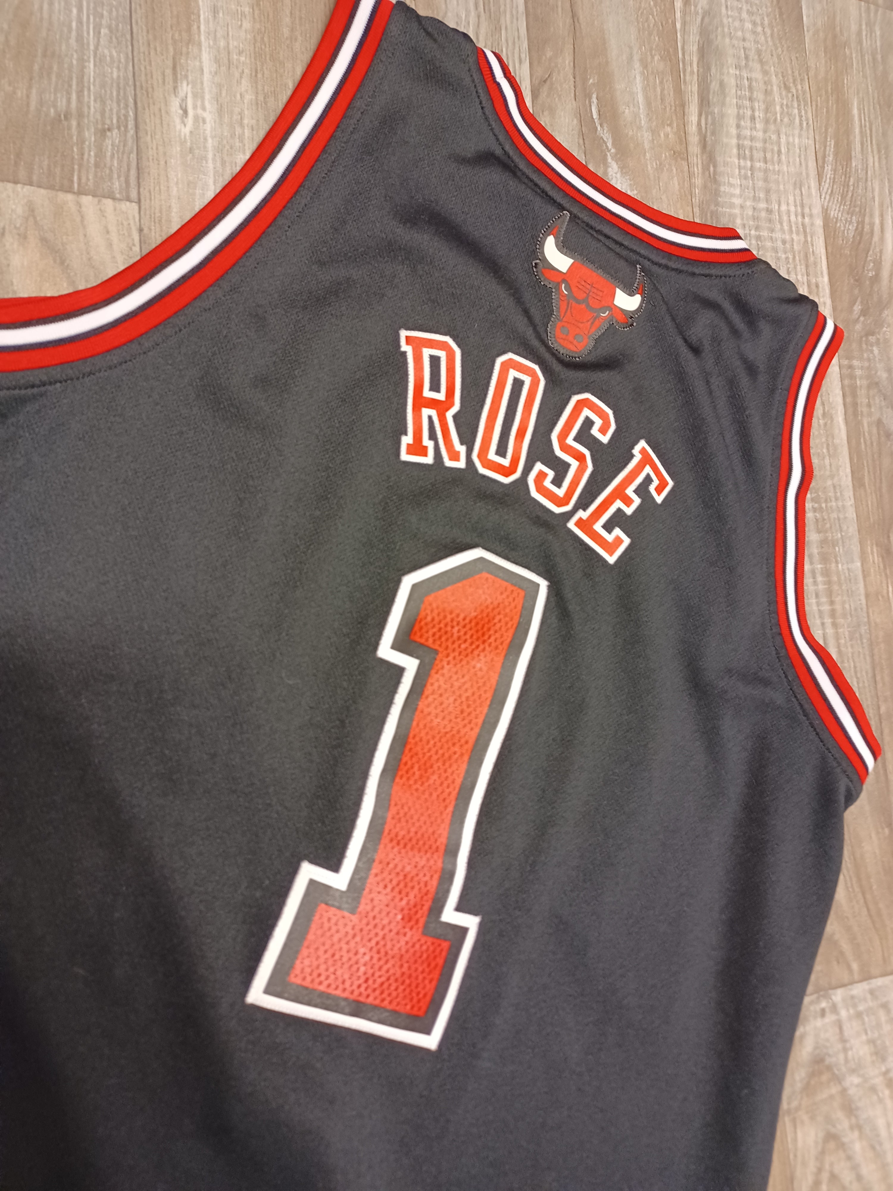 Derrick Rose Chicago Bulls Jersey Size Small The Throwback Store