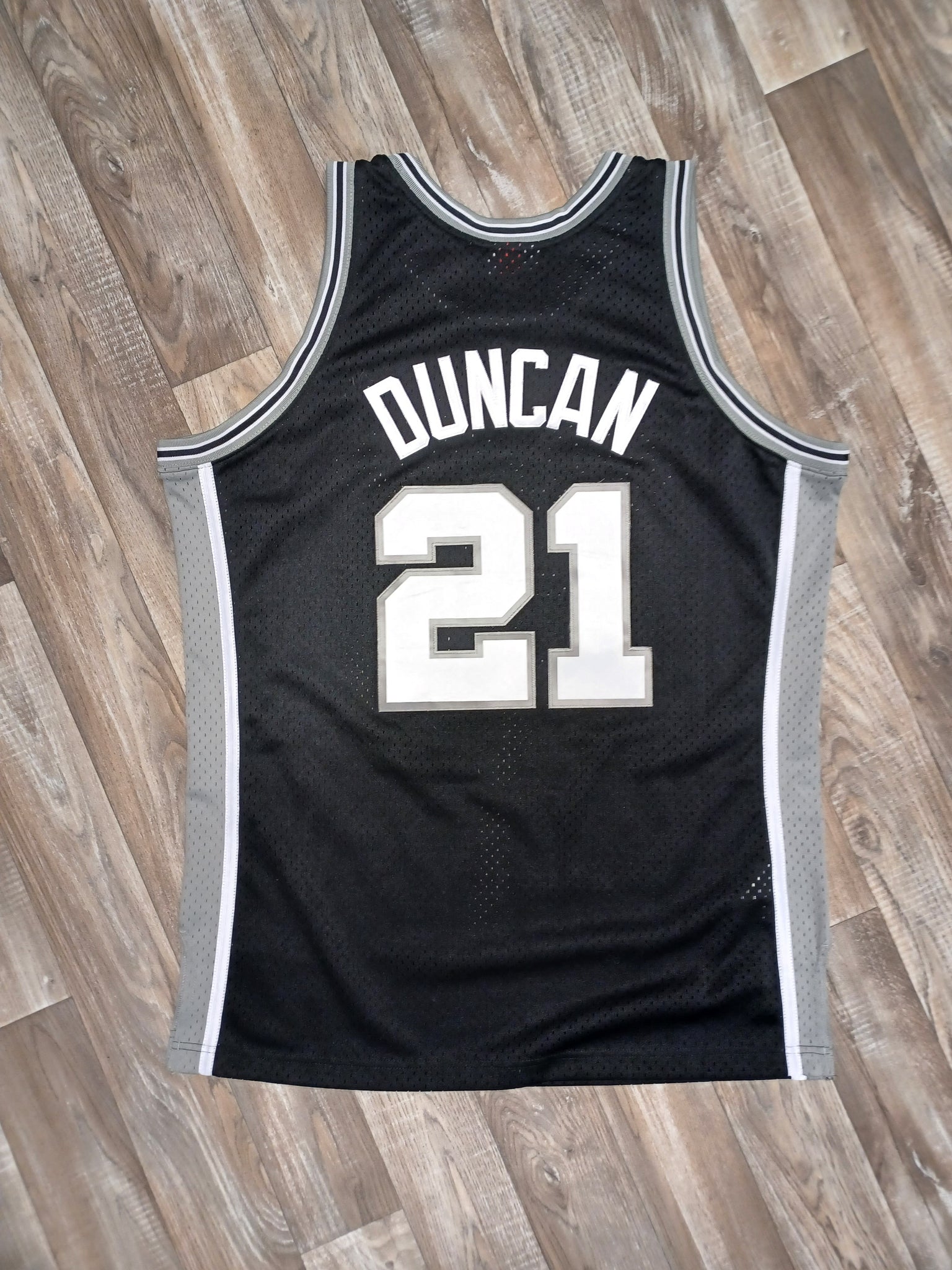 Tim Duncan Champion Basketball San Antonio Spurs Road Jersey Size 40 nba