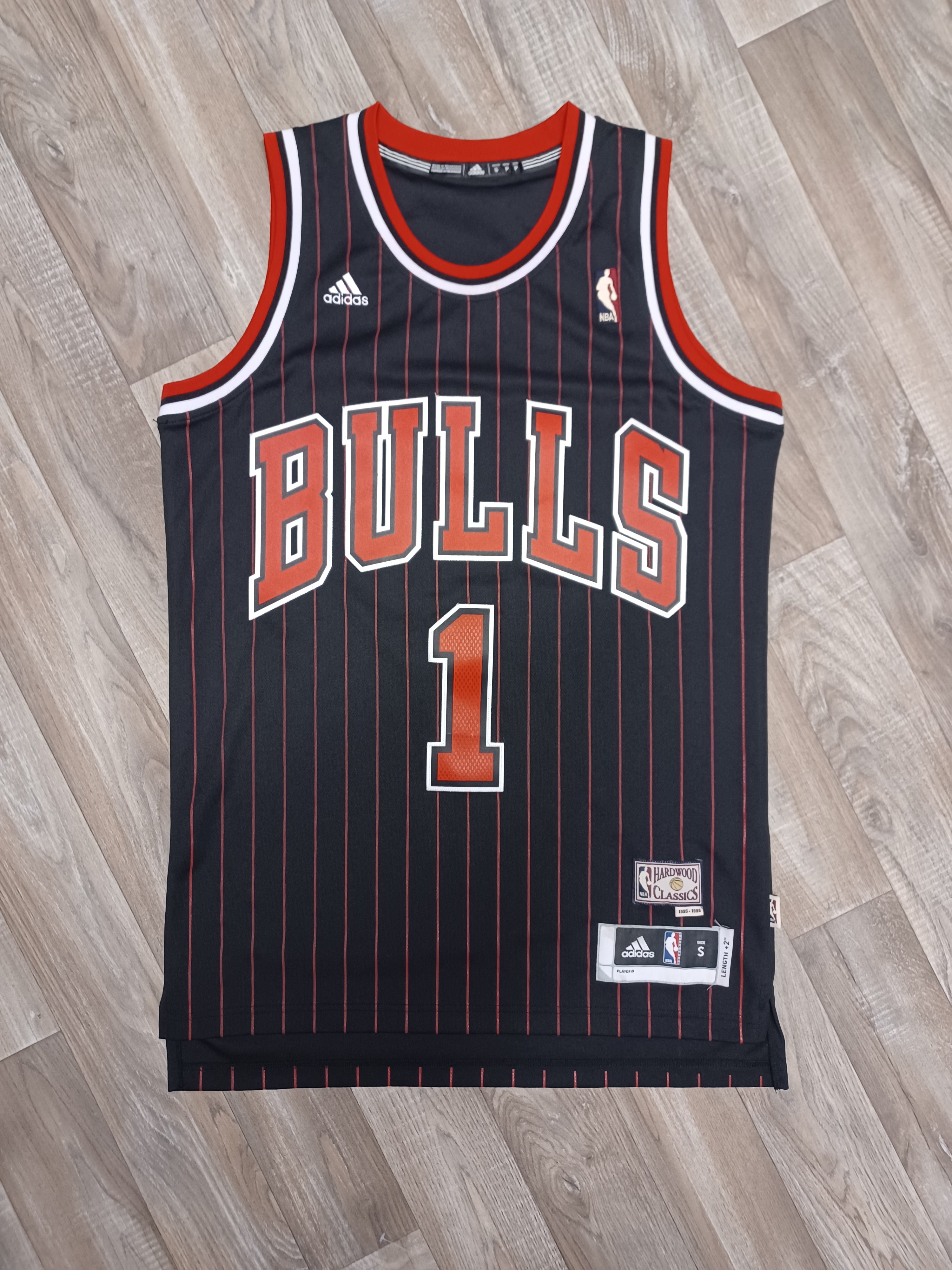 Derrick Rose Chicaho Bulls Jersey Size Small The Throwback Store