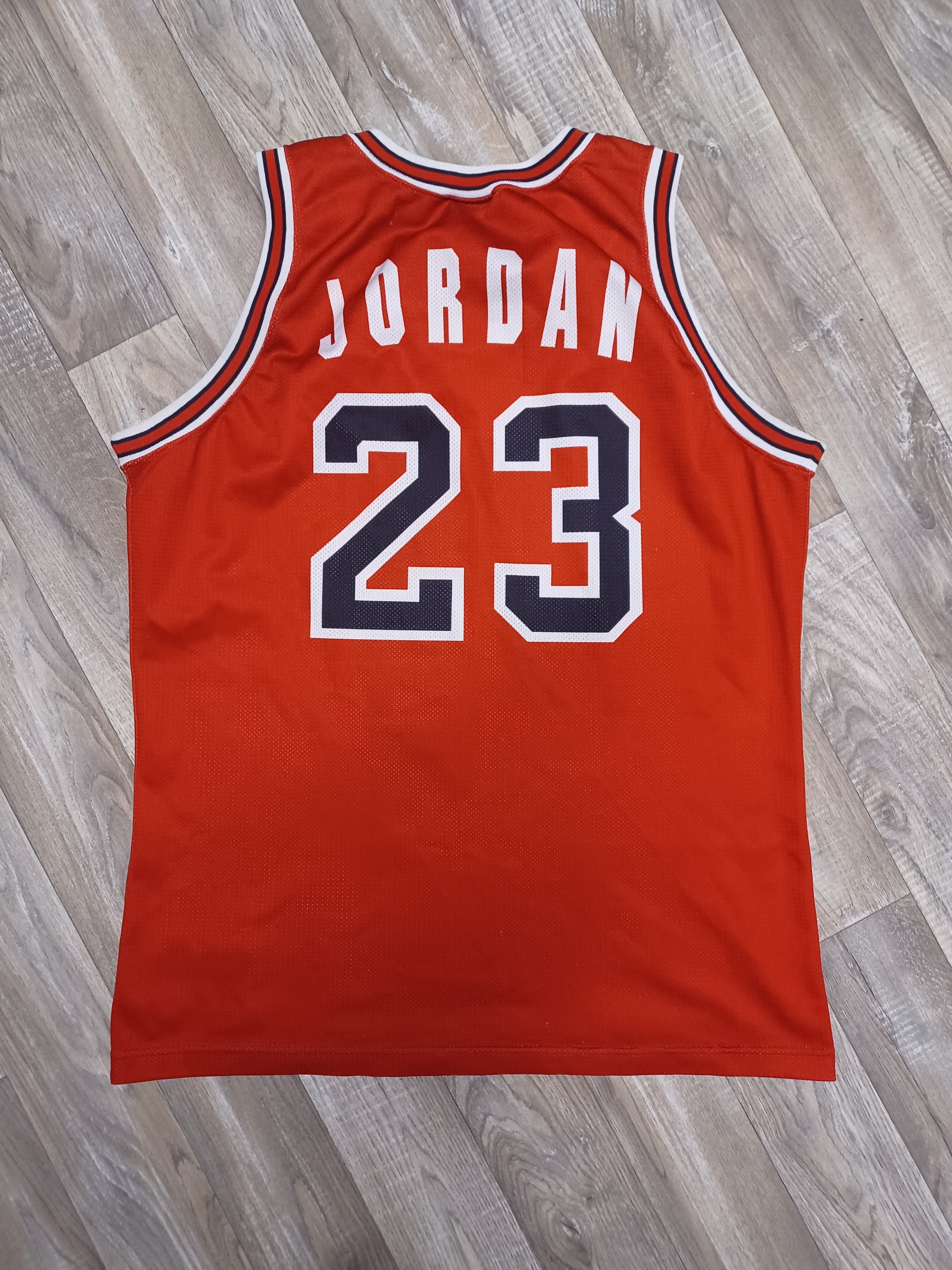 Michael Jordan Chicago Bulls Jersey Size Large – The Throwback Store