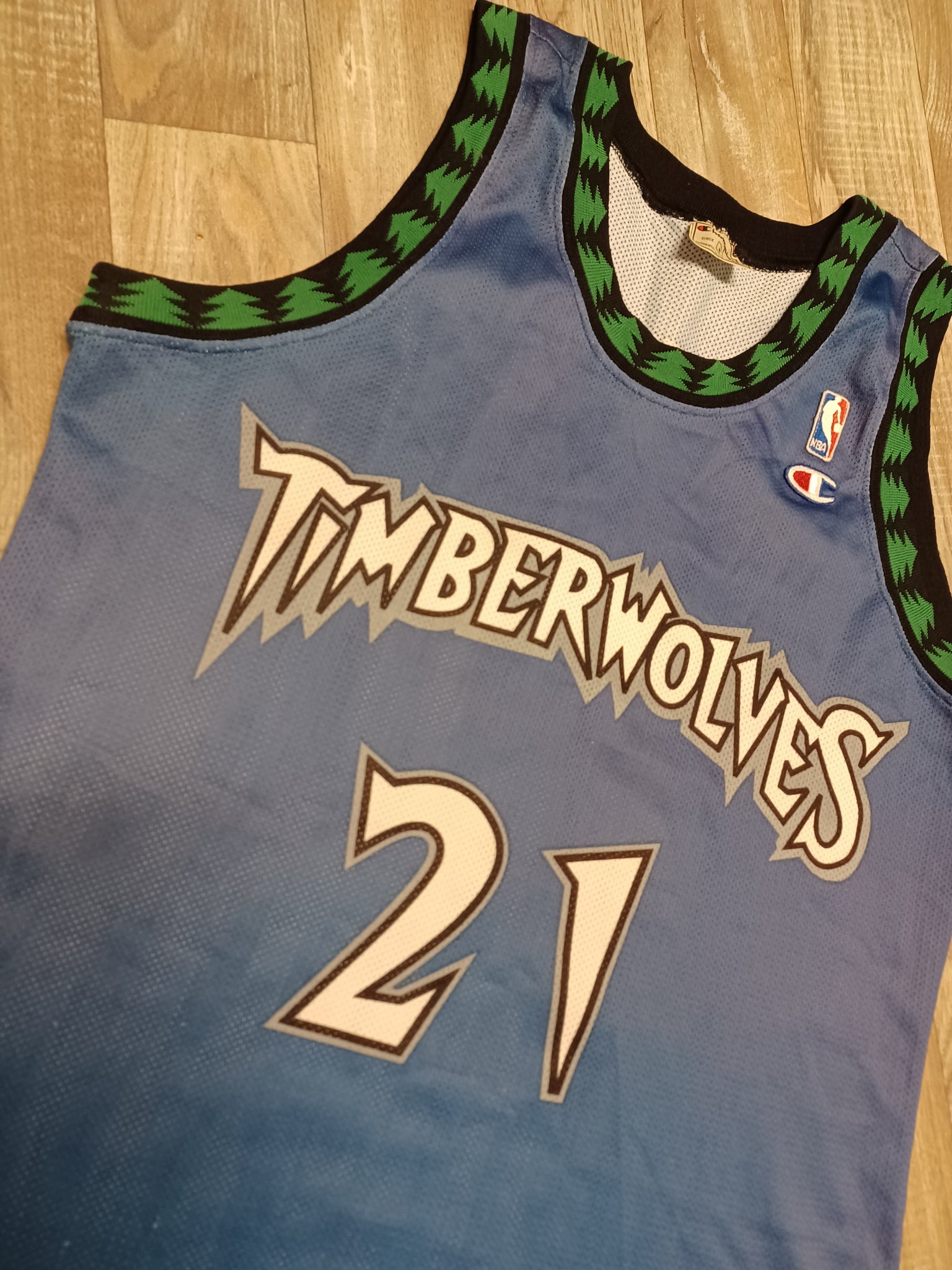 Kevin Garnett LARGE Champion Minnesota Timberwolves NBA shirt