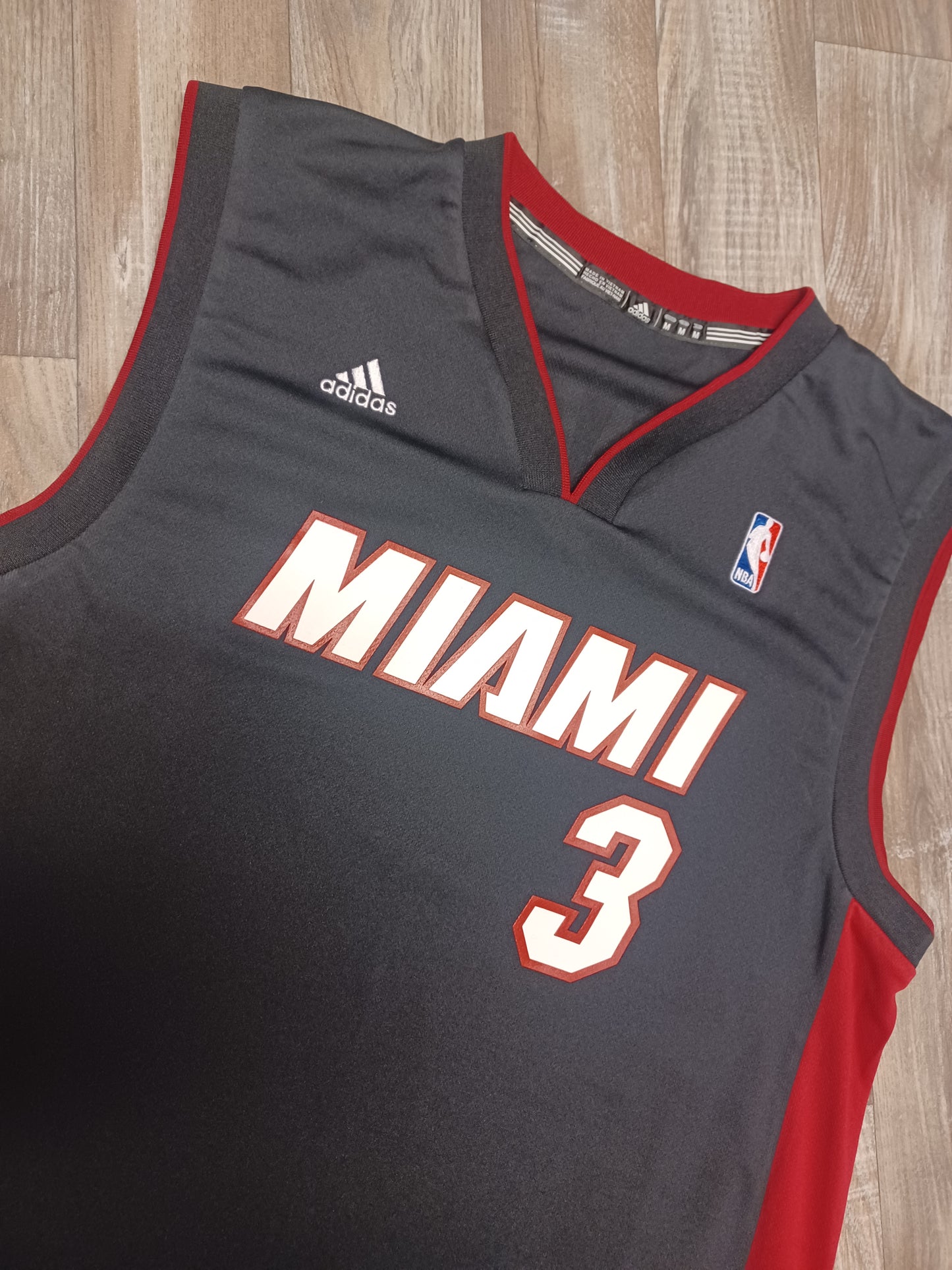 Dwyane Wade Miami Heat Jersey Size Medium – The Throwback Store