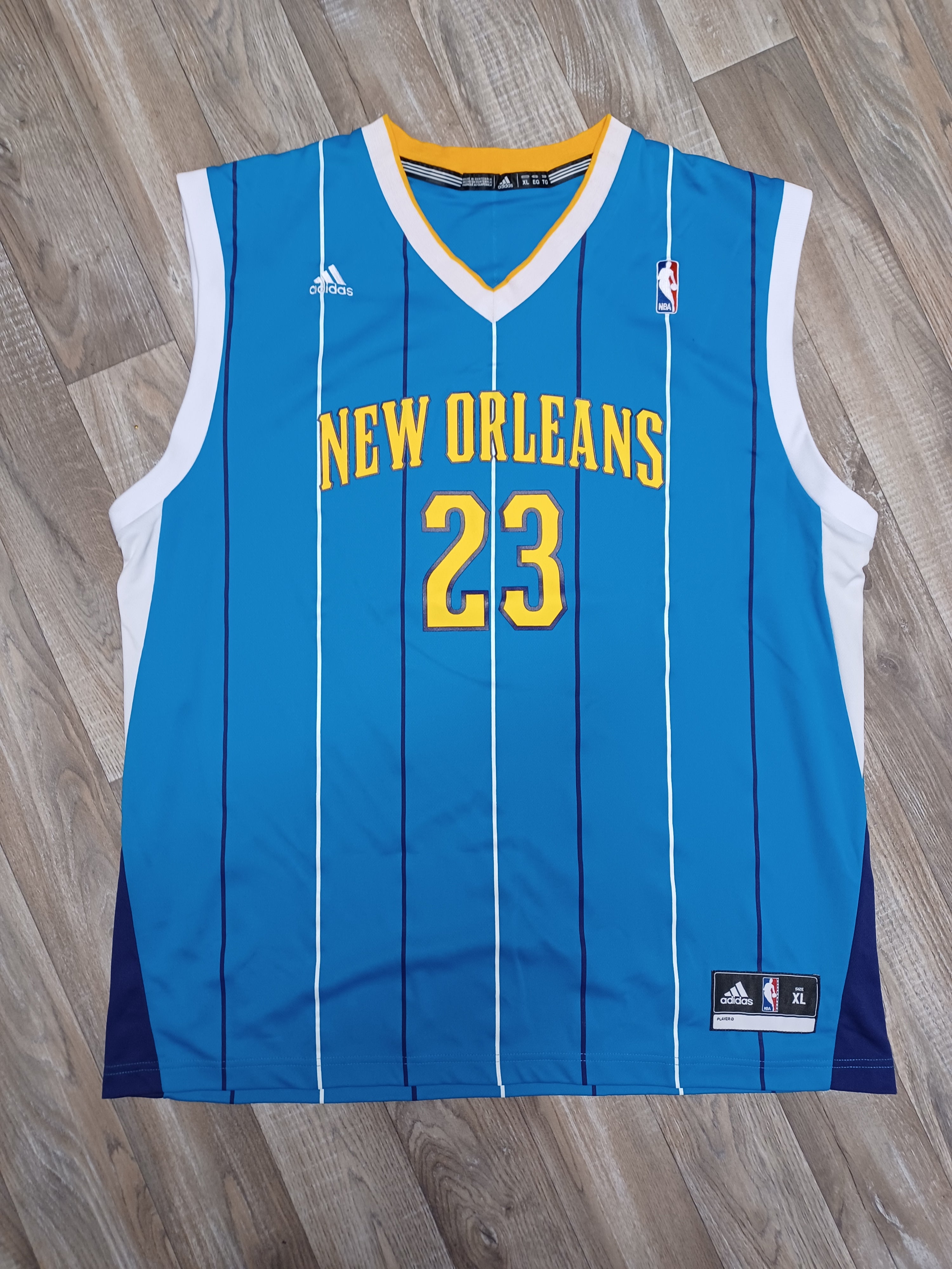 Anthony Davis New Orleans Hornets Jersey Size XL The Throwback Store