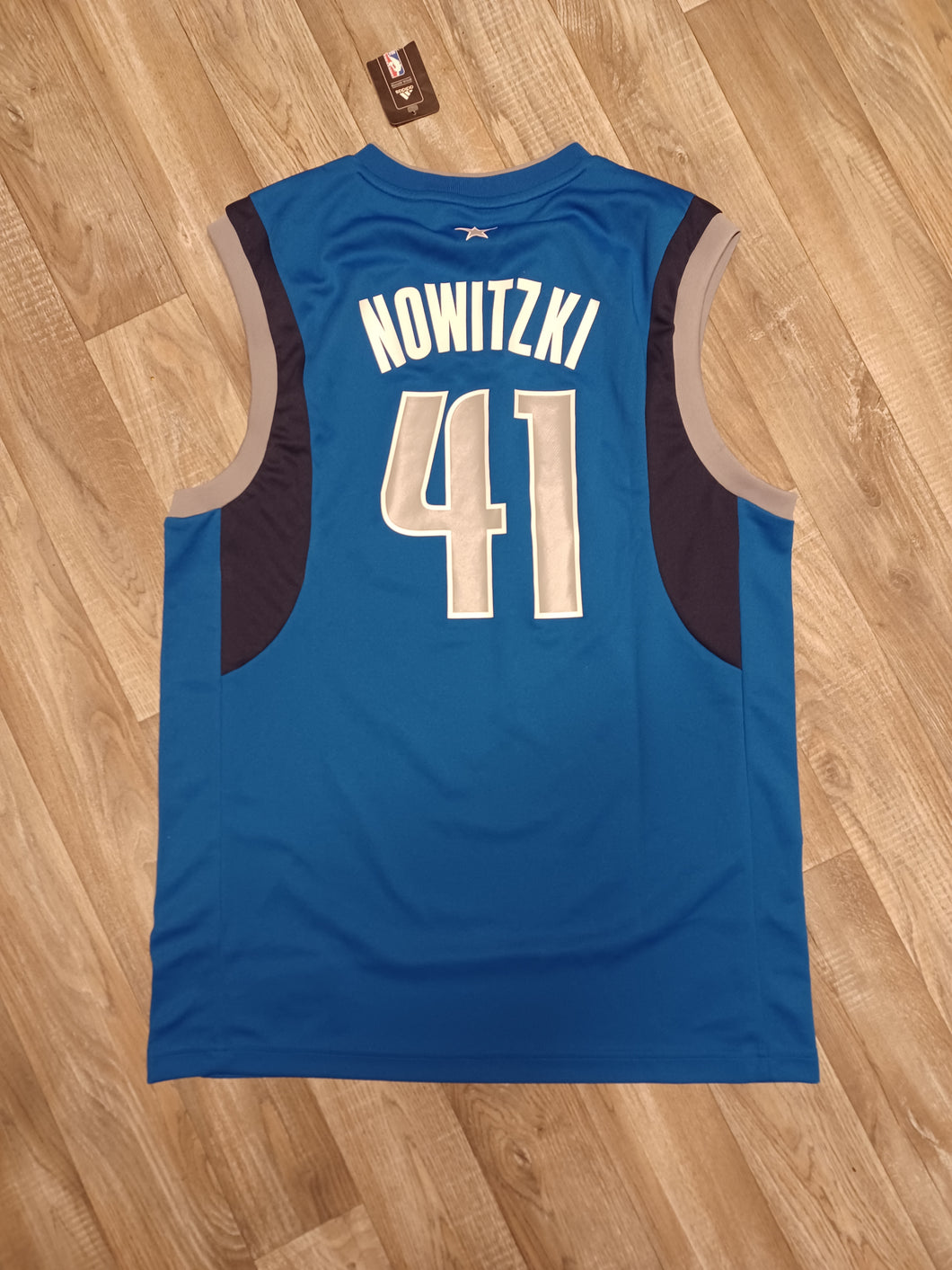 Dirk Nowitzki Dallas Mavericks Jersey Size Medium