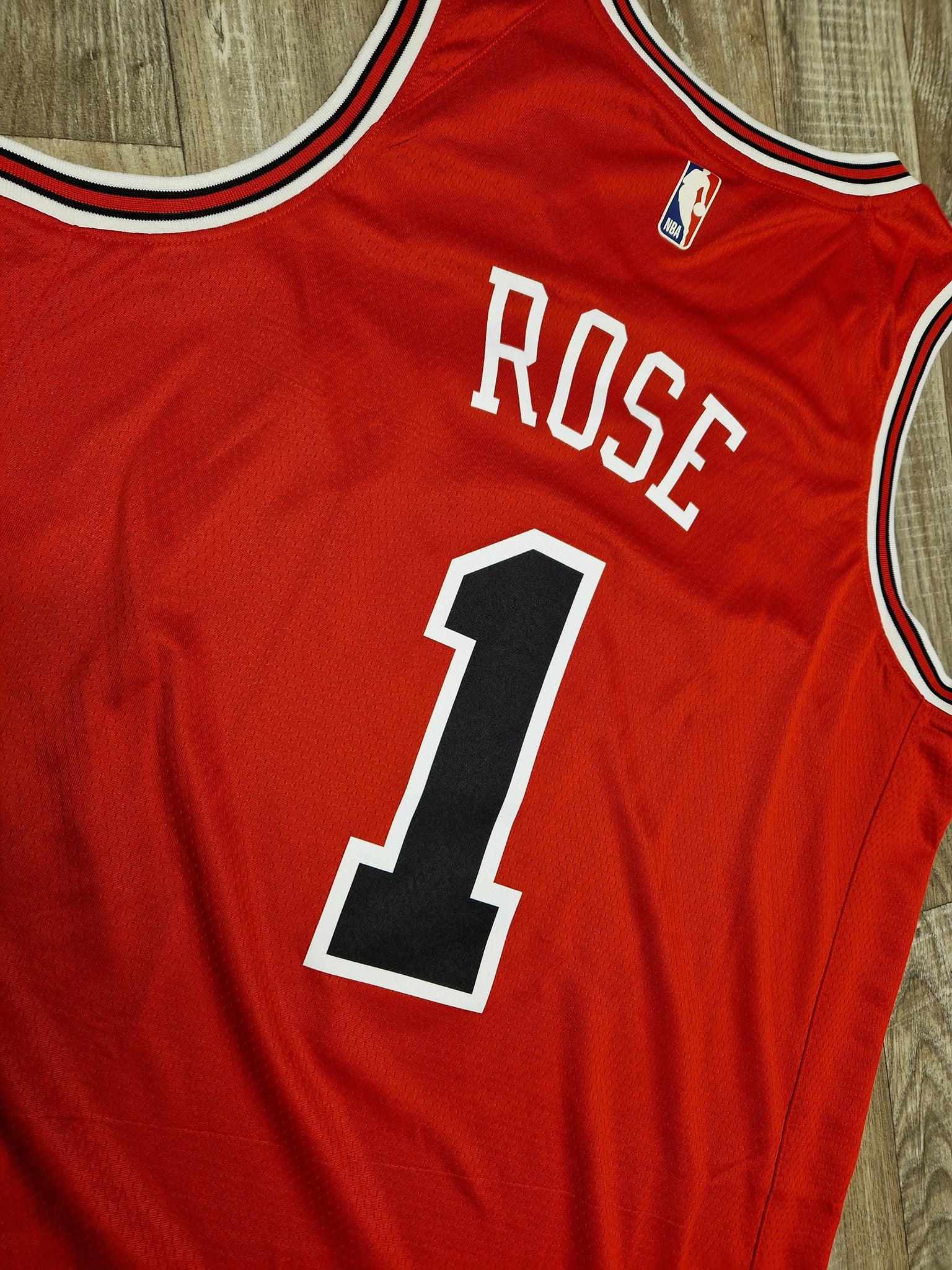 Derrick rose cheap bulls jersey large