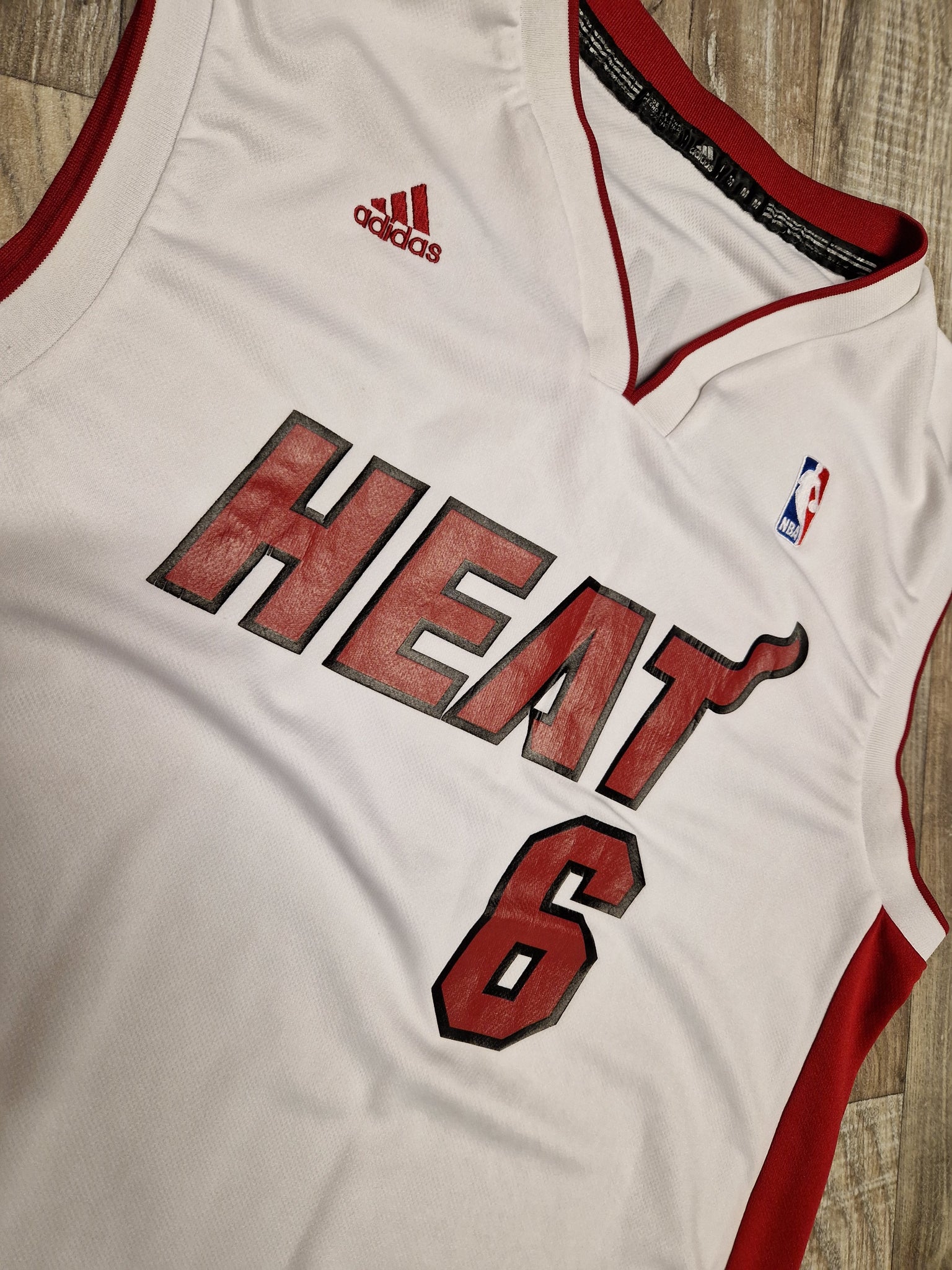 Adidas NBA Miami Heat Lebron James Youth Medium Replica Basketball Jersey